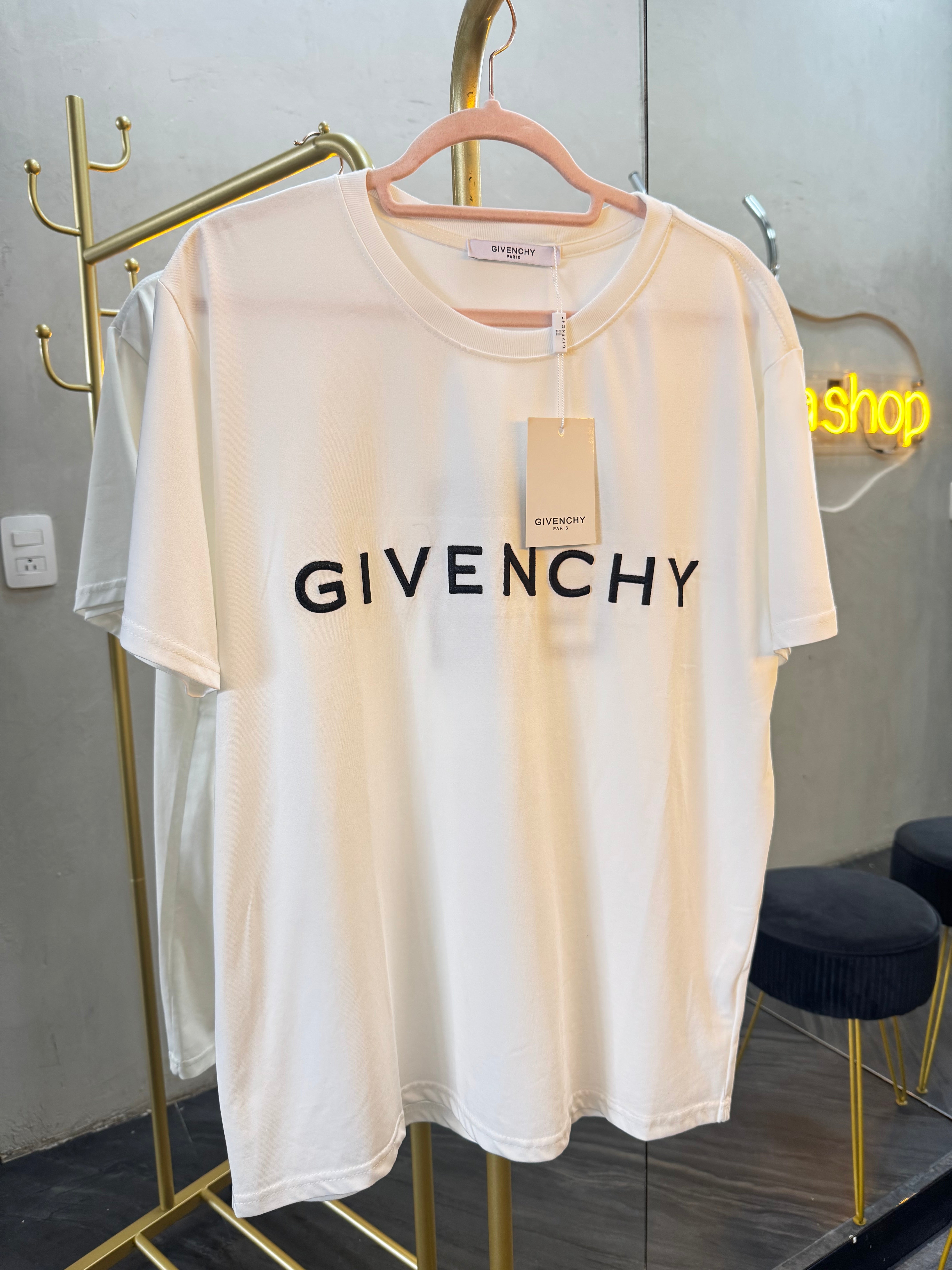 T-SHIRT BLANCA GIVE-1